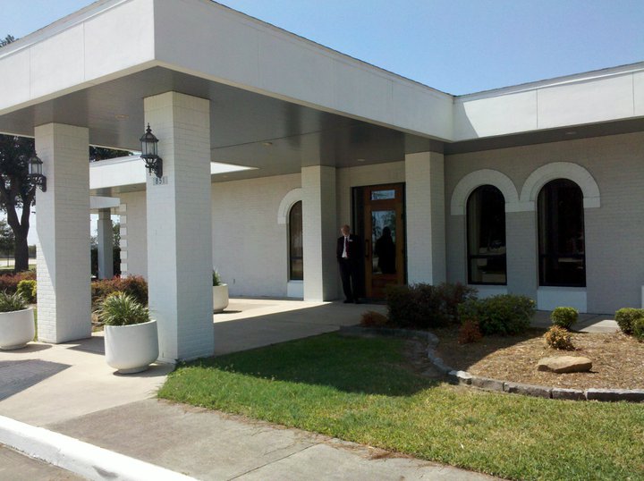 Dickinson Entryway Crowder Funeral Home