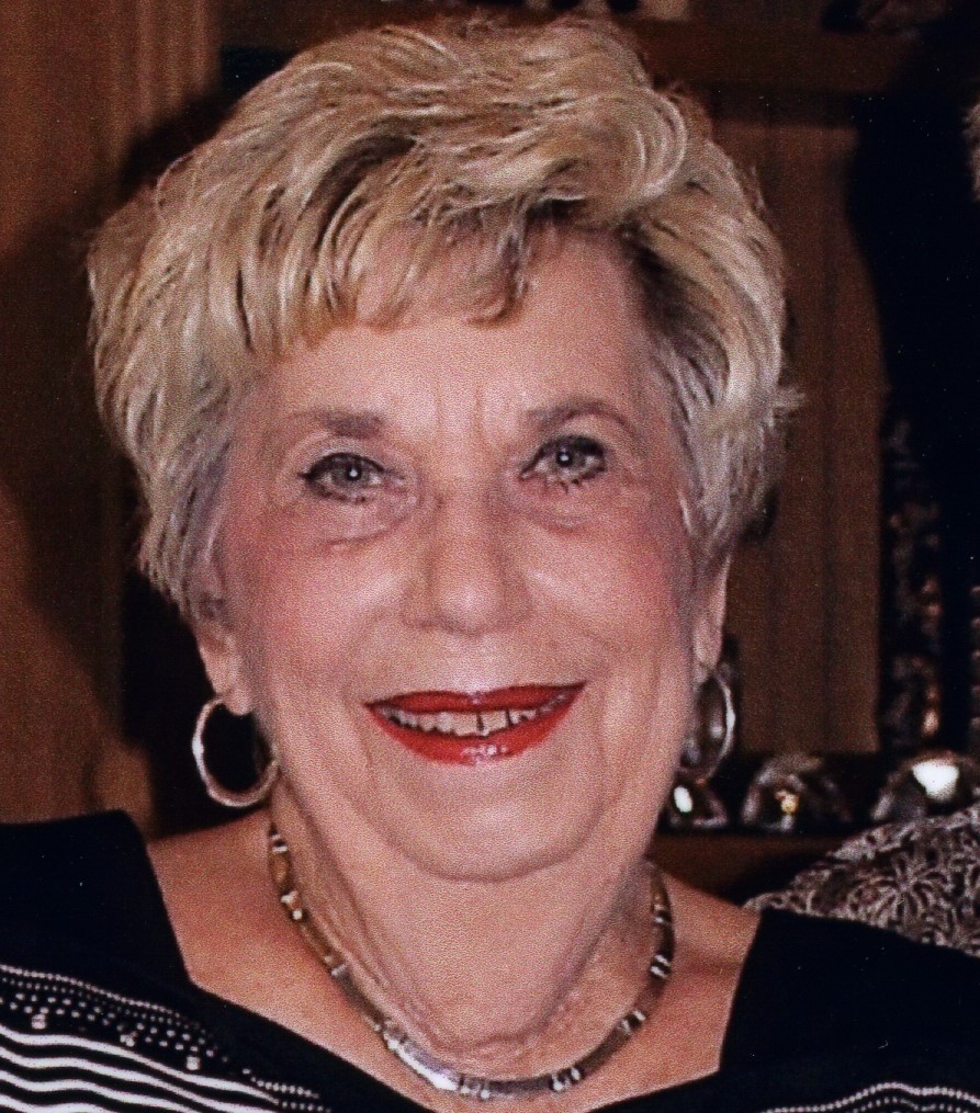 Elizabeth Lorena 